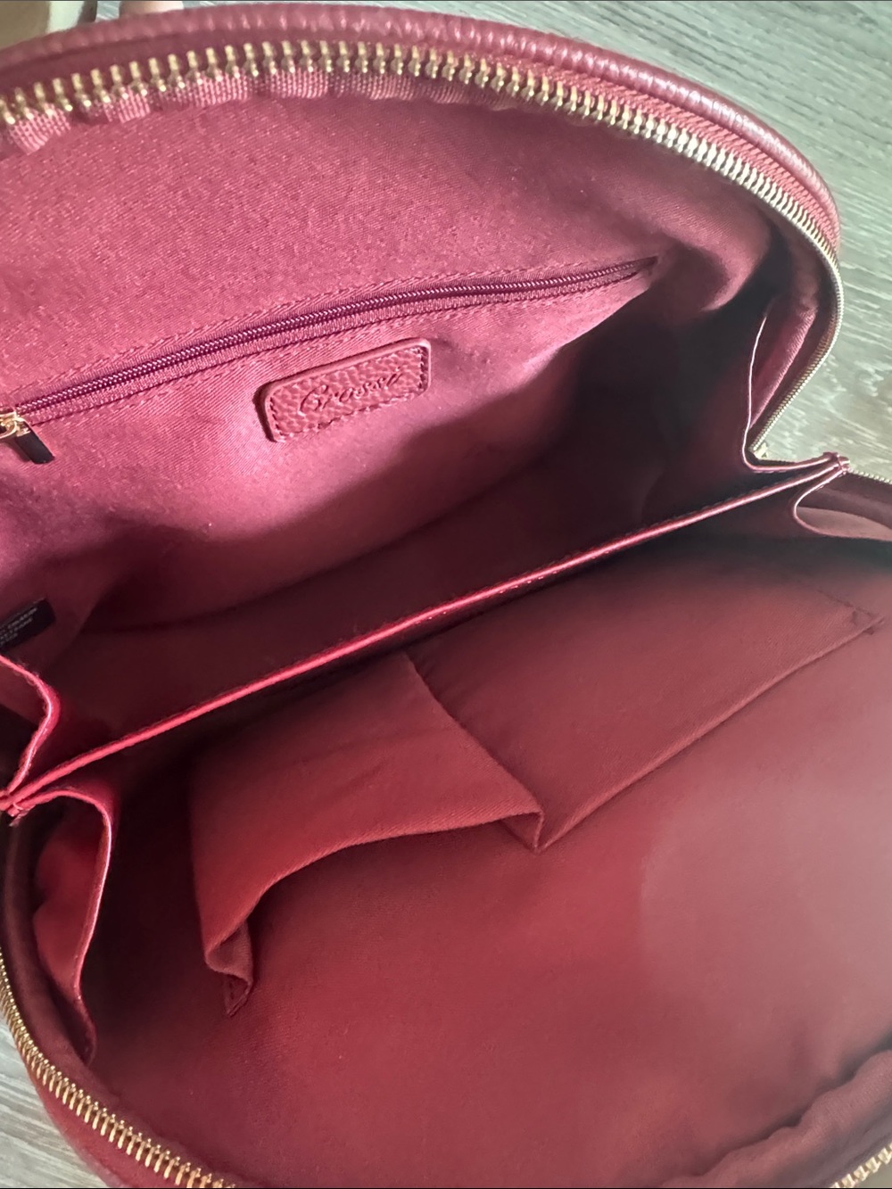 Elegant Bow-Front Red Satchel Handbag - Picture 3 of 4